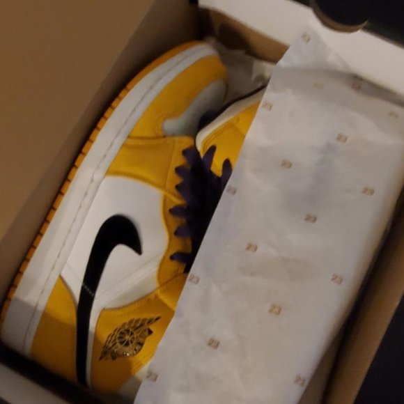 JORDAN 1 MID SE LAKERS main image 5